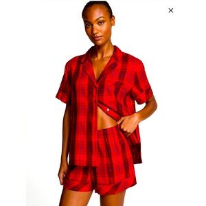 Victoria’s Secret Flannel Short Pajama Set Red Laquer Plaid , Size Medium